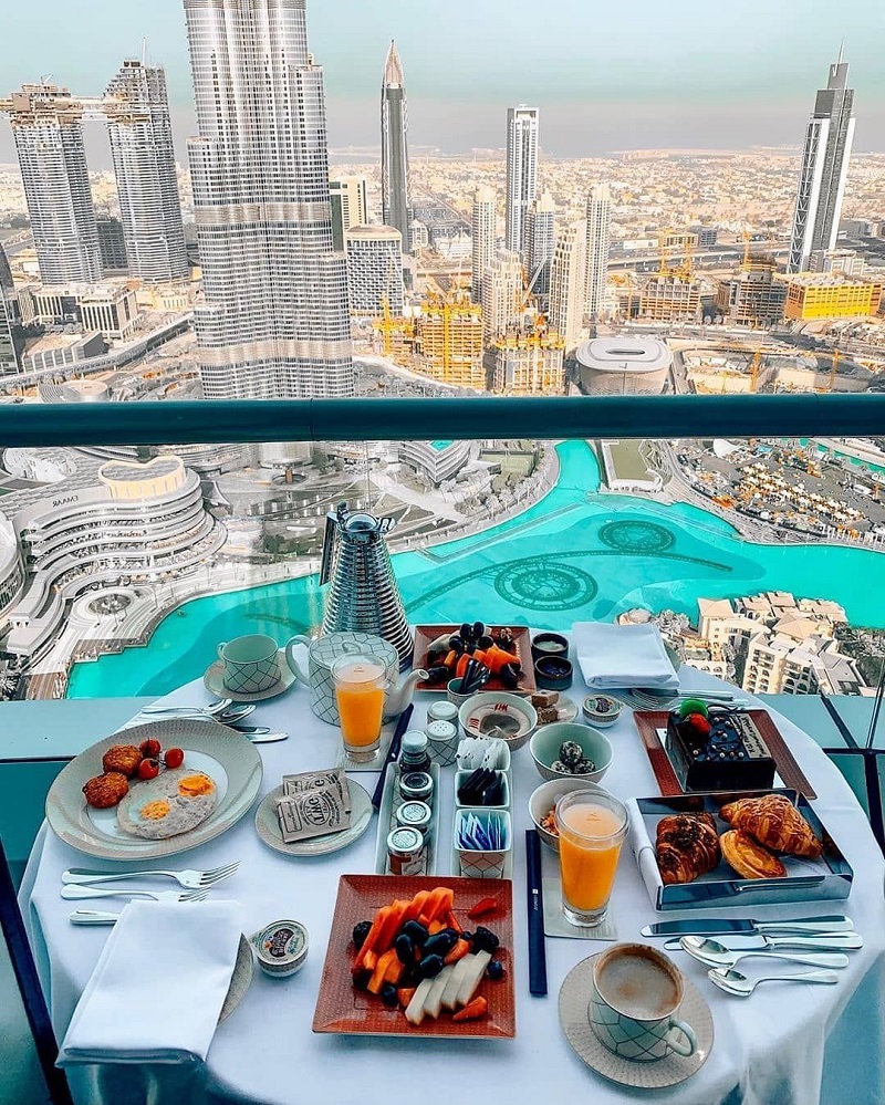 the Burj Al Arab's High Tea